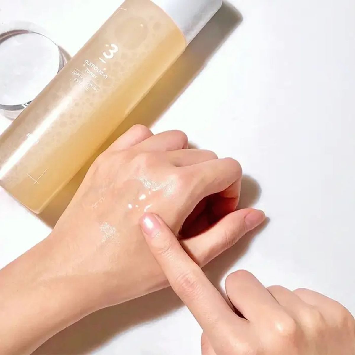NUMBUZIN Essence tonique éclat No3 Super Glowing