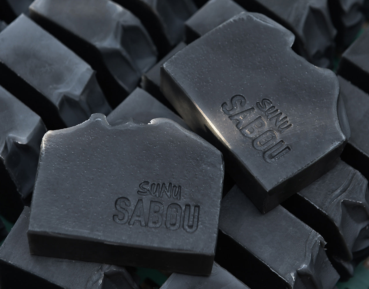 SUNU SABOU Savon détoxifiant au Charbon Végétal