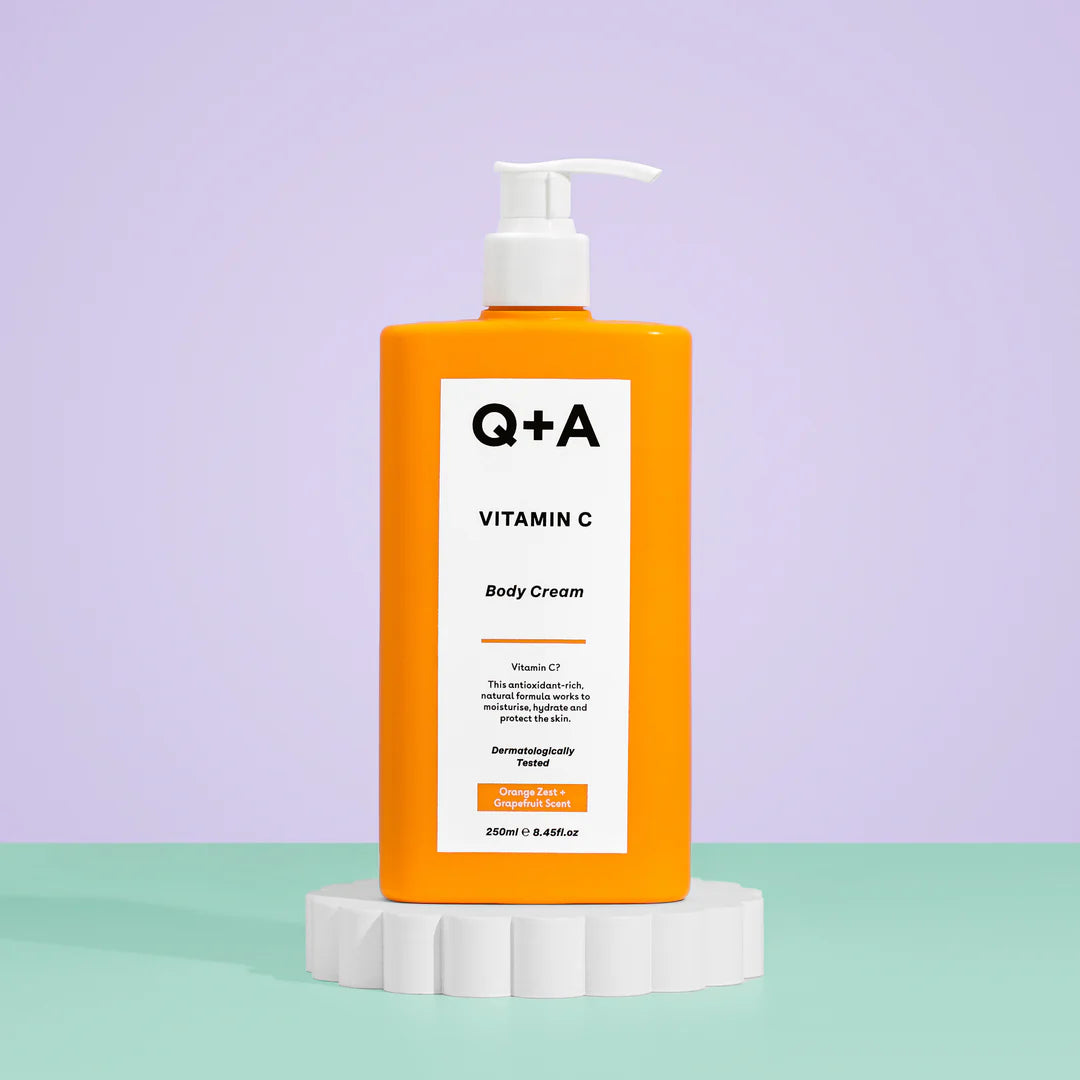 Q+A Lait de corps éclaircissant à la Vitamine C